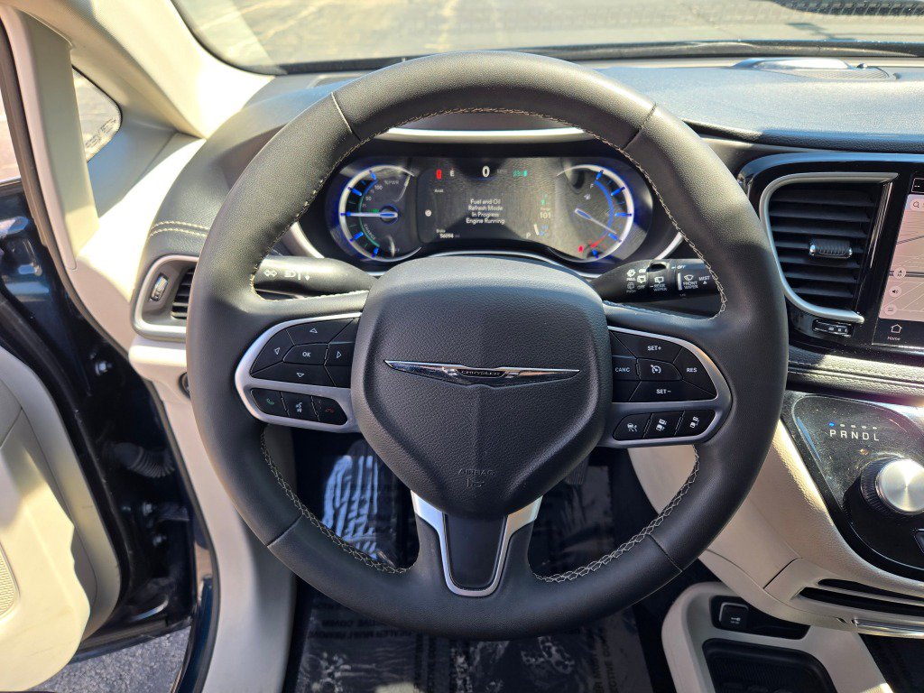 Used 2024 Chrysler Pacifica Limited FWD image 34