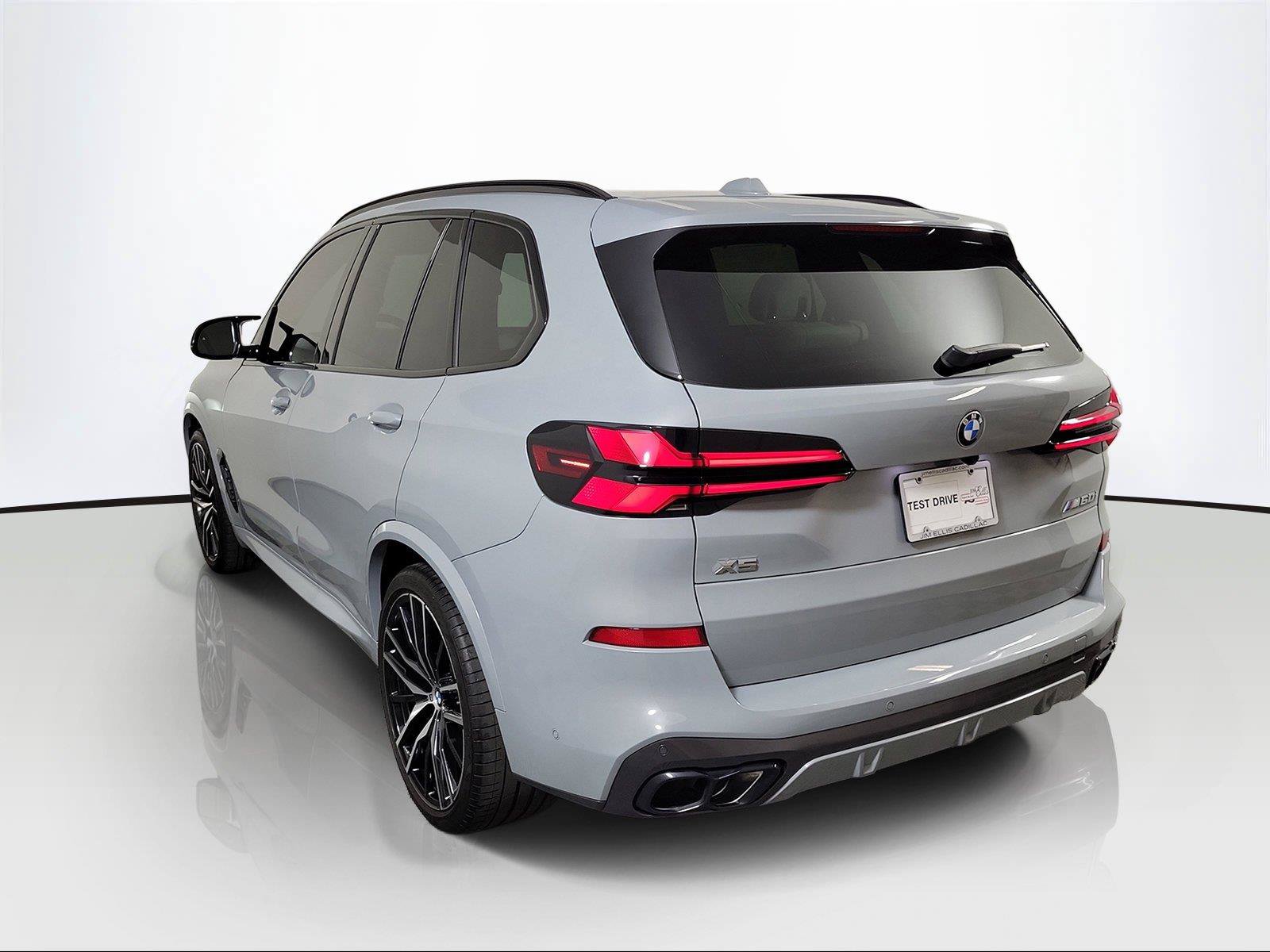 Used 2025 BMW X5 M60i AWD/4WD image 4