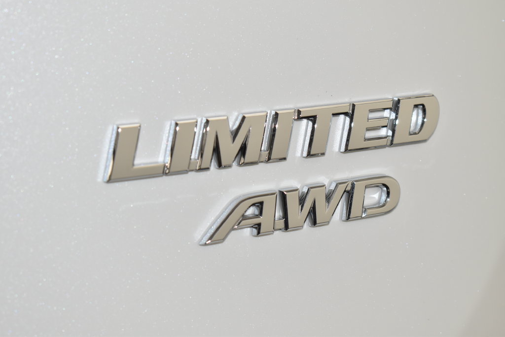 Used 2017 Toyota RAV4 Limited w/ Advanced Technology Package AWD/4WD image 10