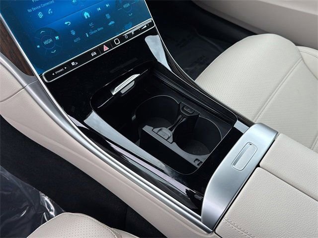 New 2025 Mercedes-Benz C 300 Sedan image 18