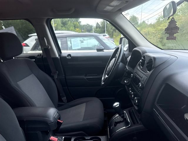 Used 2011 Jeep Patriot Latitude AWD/4WD image 11