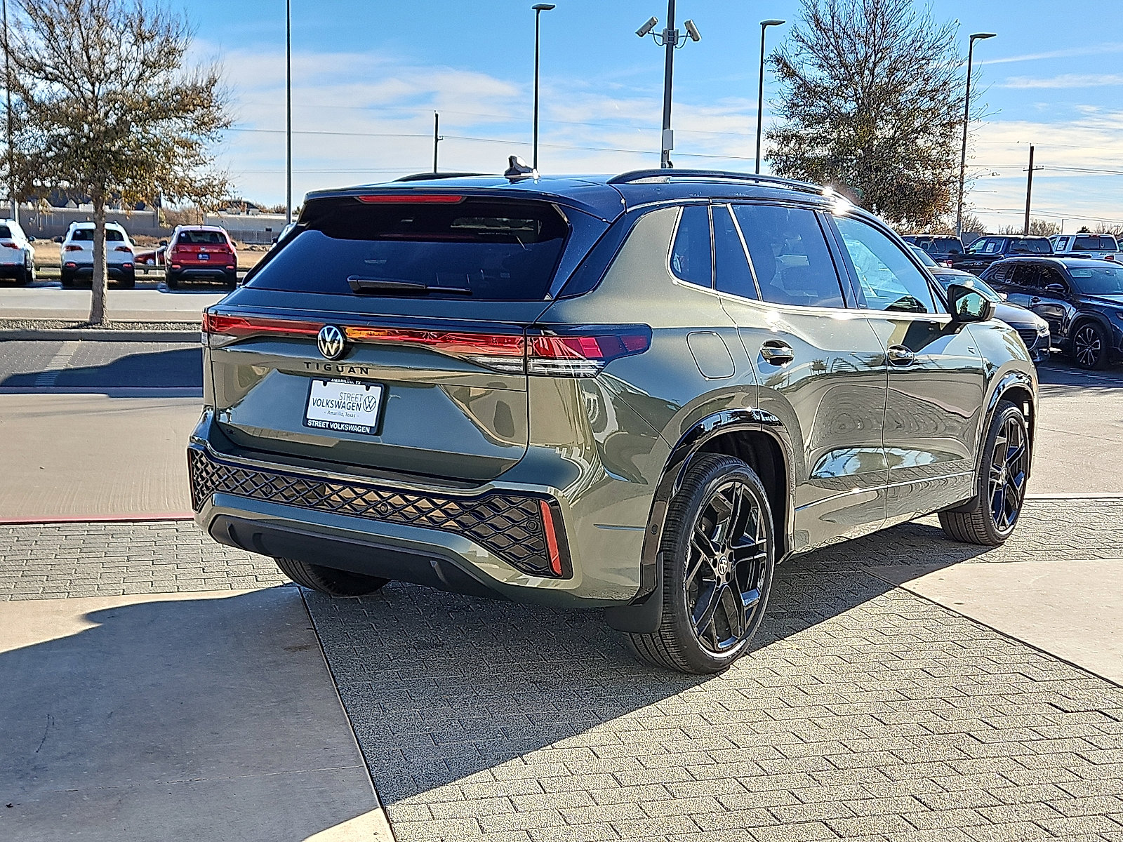 New 2026 Volkswagen Tiguan SE R-Line image 4