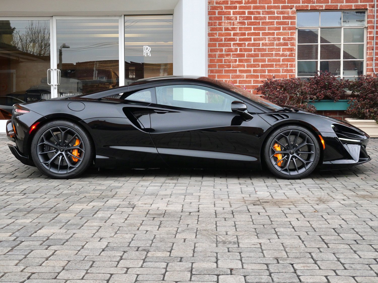 New 2026 McLaren Artura RWD image 3