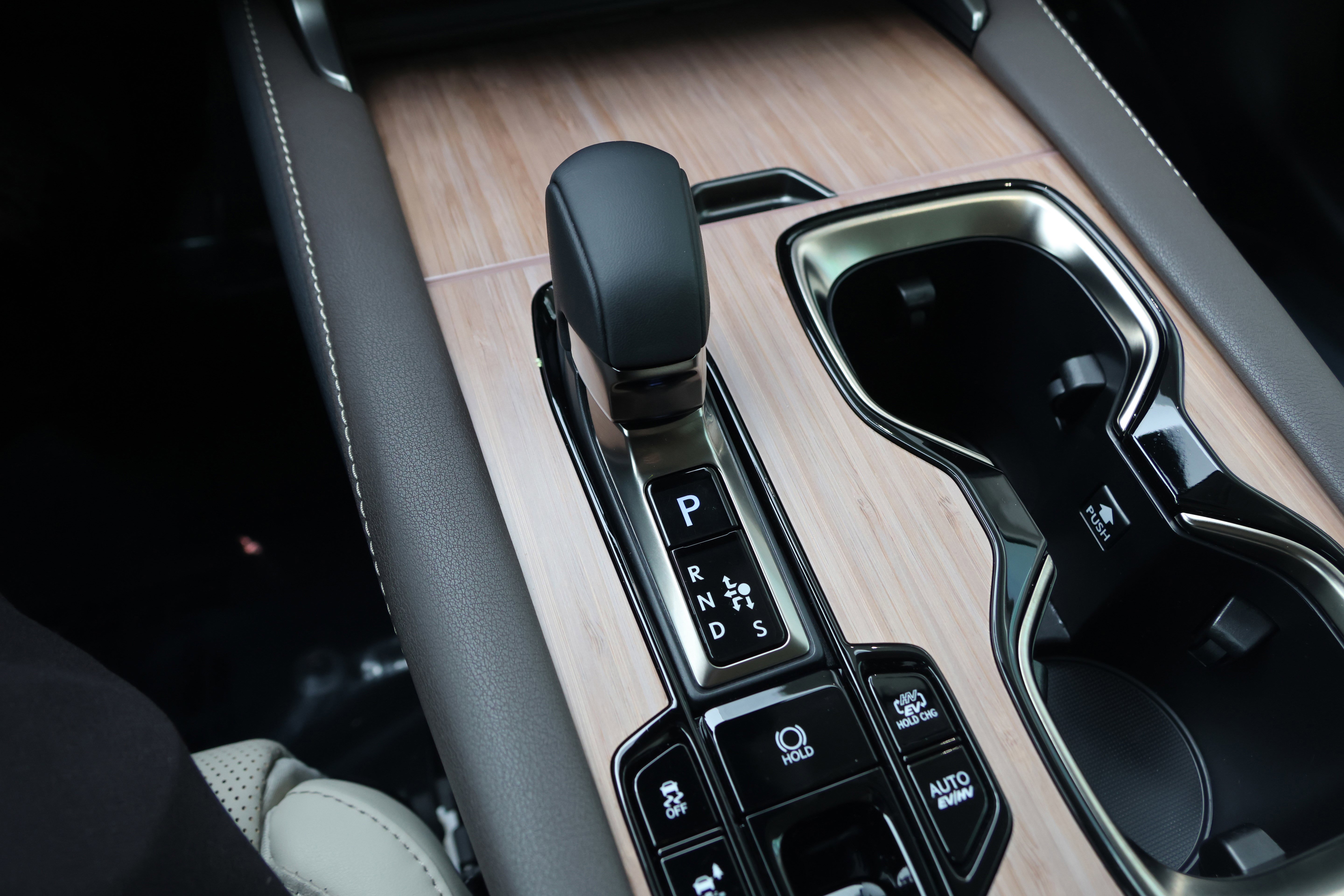 Certified 2025 Lexus RX 450h AWD w/ Convenience Package image 30