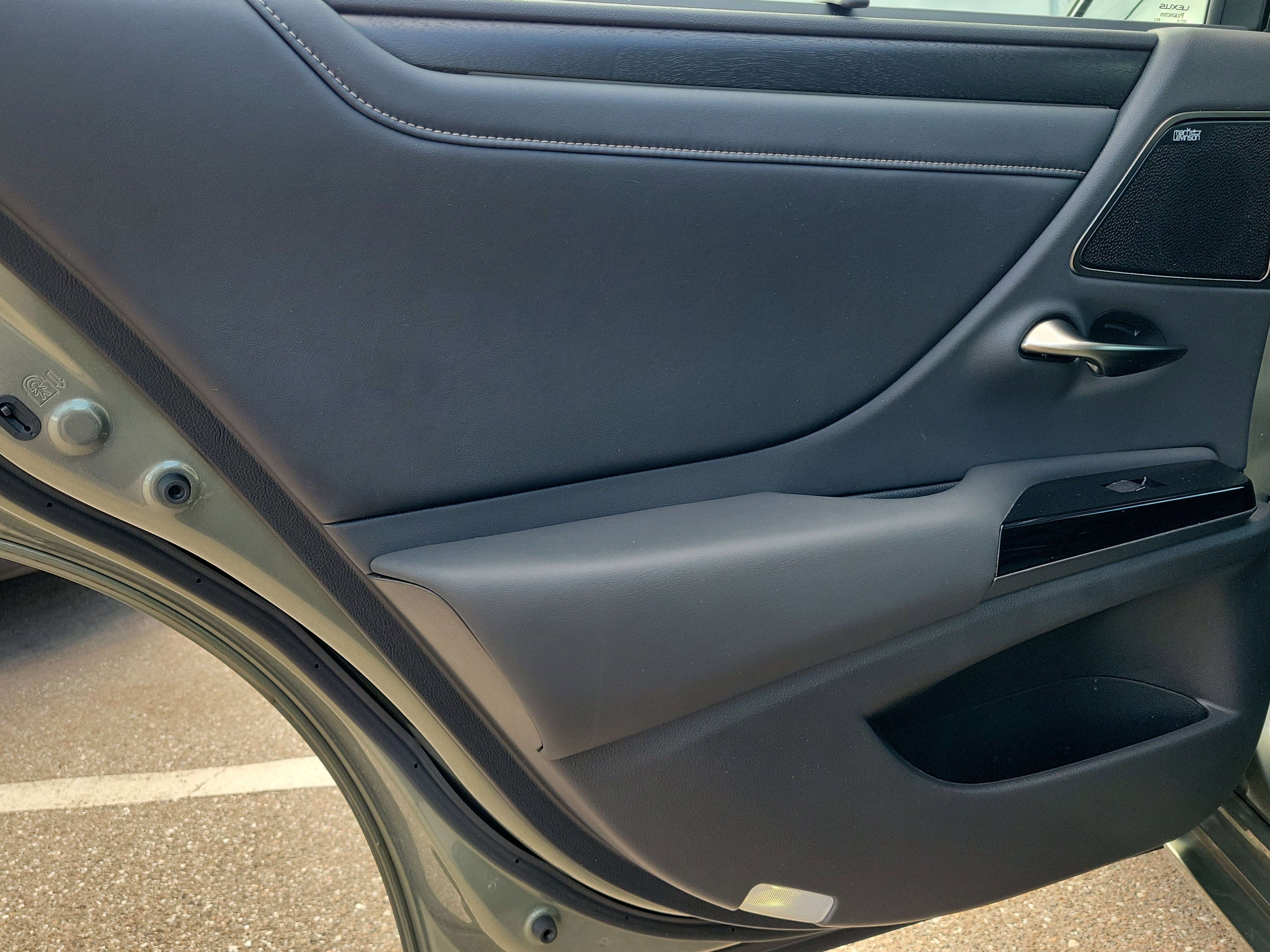 Used 2023 Lexus ES 350 Ultra Luxury image 11