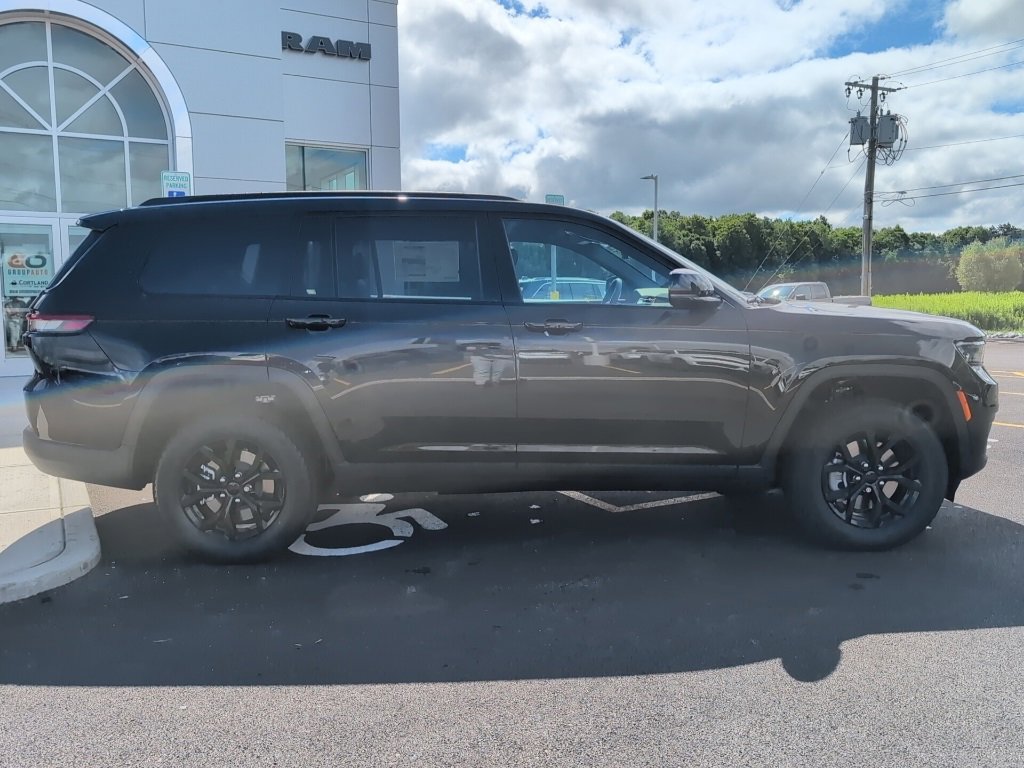 New 2025 Jeep Grand Cherokee L Altitude image 8
