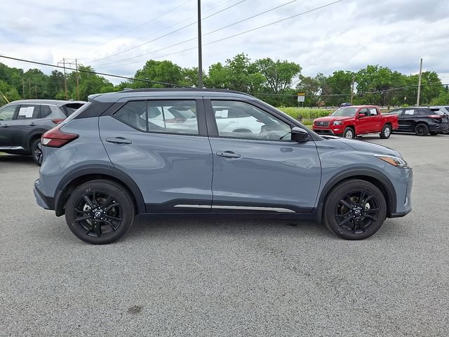 Used 2023 Nissan Kicks SR w/ SR Premium Package FWD image 9
