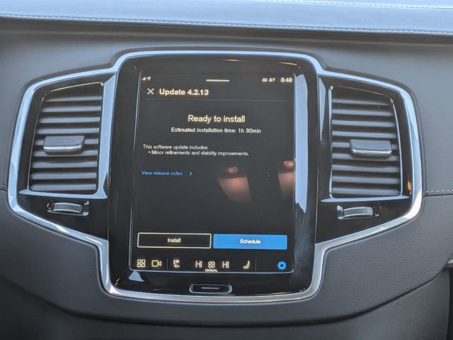 Used 2024 Volvo XC90 B6 Ultimate w/ Protection Package Premier image 17