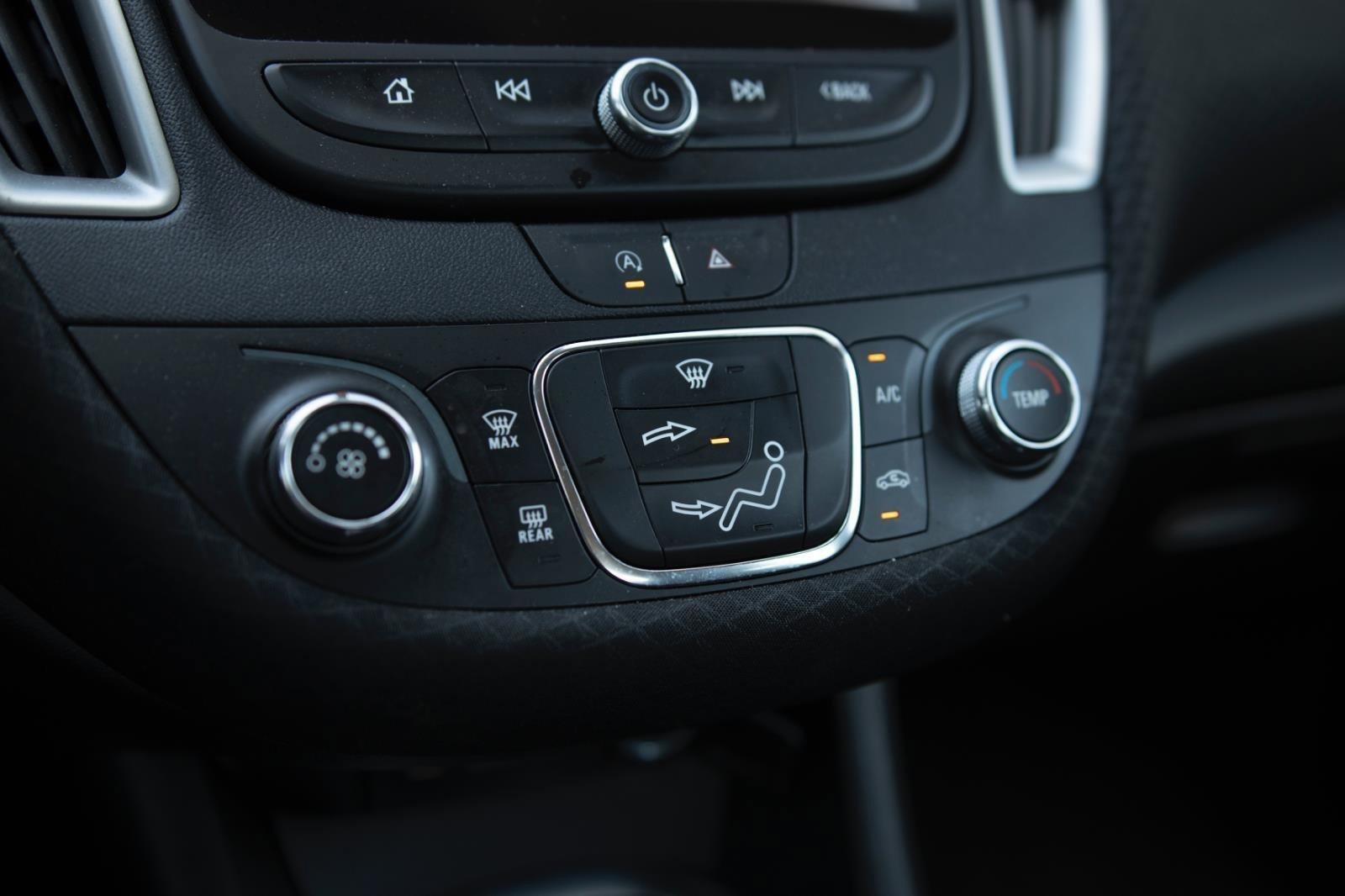 Used 2021 Chevrolet Malibu LS FWD image 9