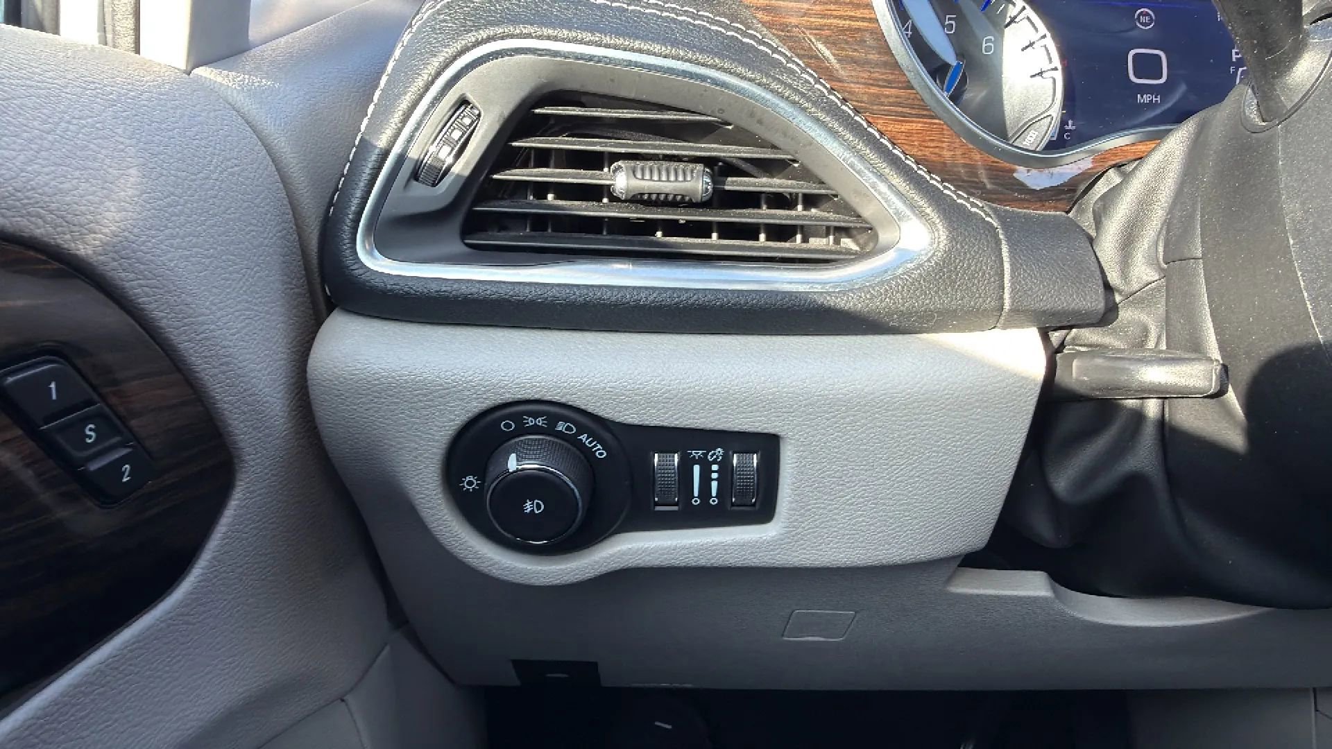 Used 2022 Chrysler Pacifica Limited image 92