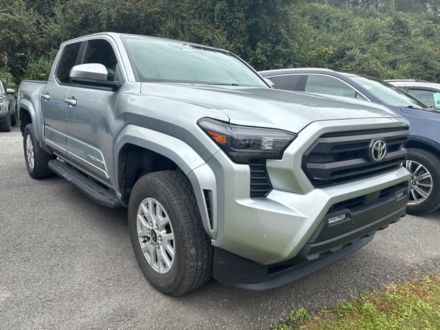 Used 2024 Toyota Tacoma SR5 AWD/4WD image 2