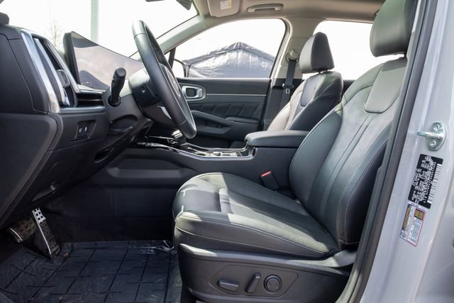 Certified 2025 Kia Sorento SX image 12