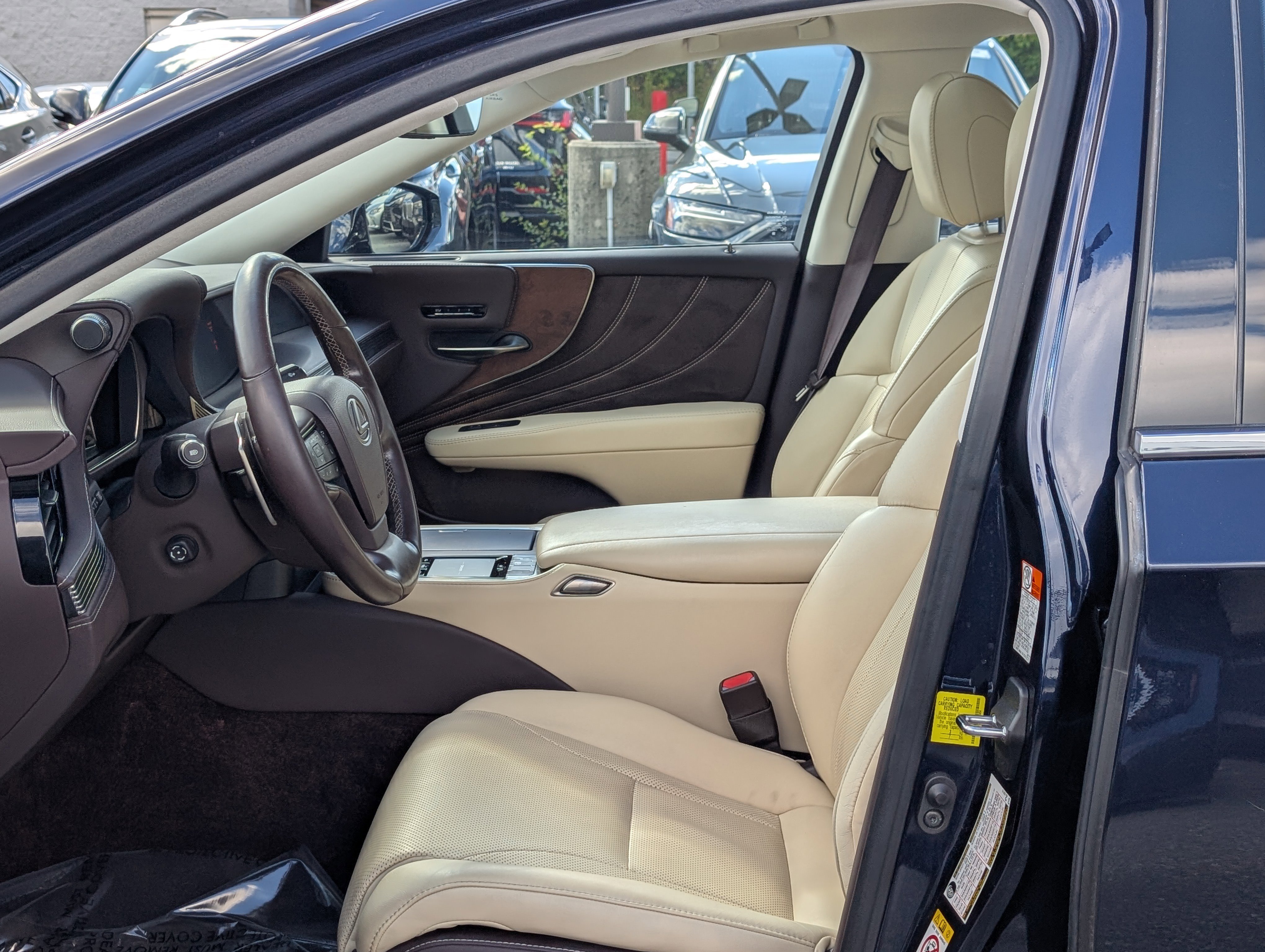 Used 2019 Lexus LS 500 AWD image 16