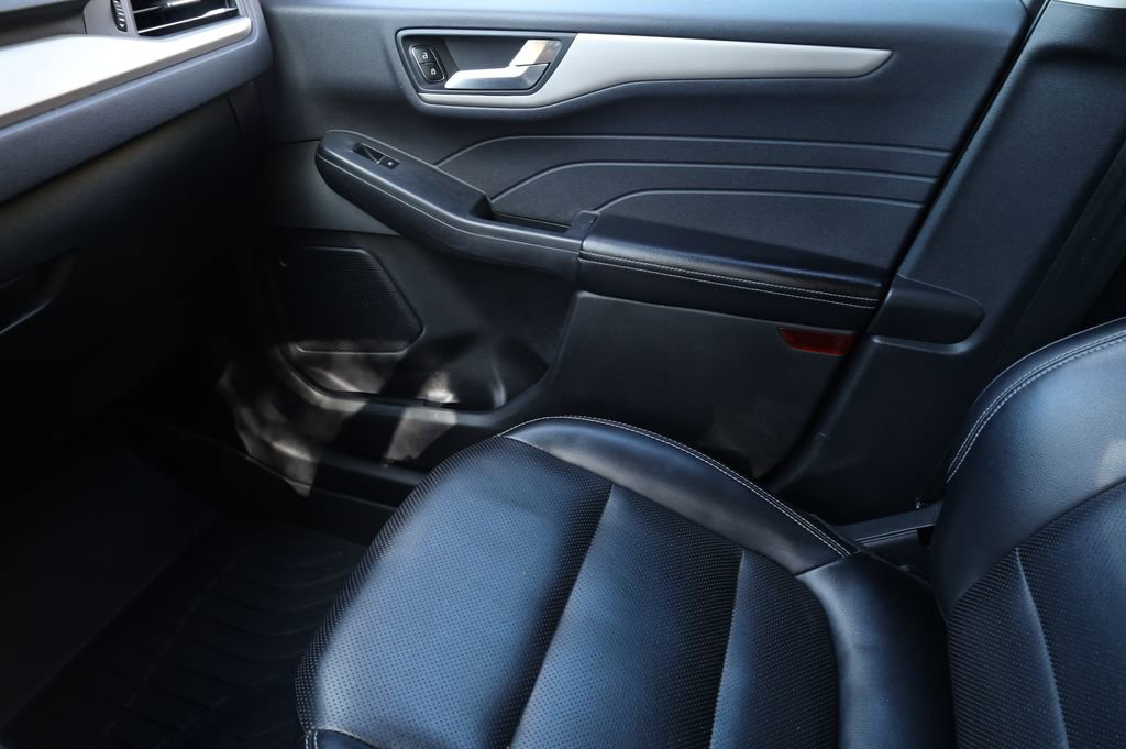 Used 2022 Ford Escape SEL w/ Technology Package image 12