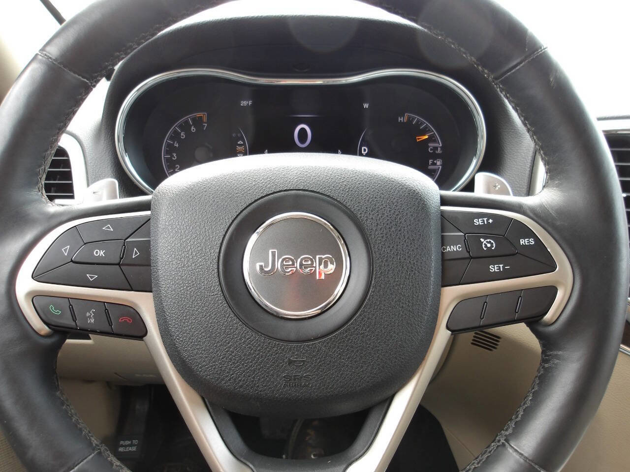 Used 2014 Jeep Grand Cherokee Limited w/ Luxury Group II image 20