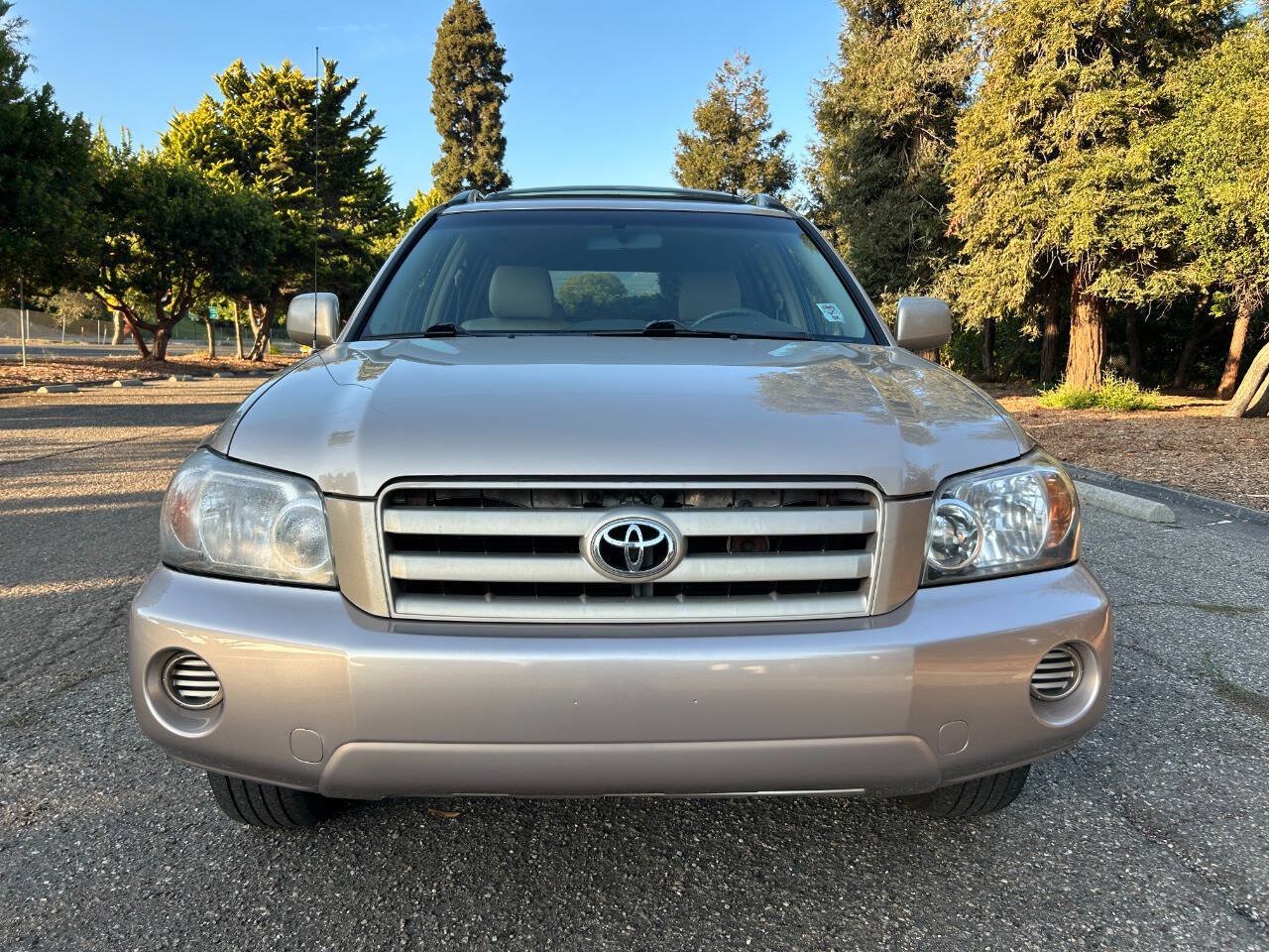 Used 2004 Toyota Highlander 4WD V6 w/ Preferred Pkg image 6