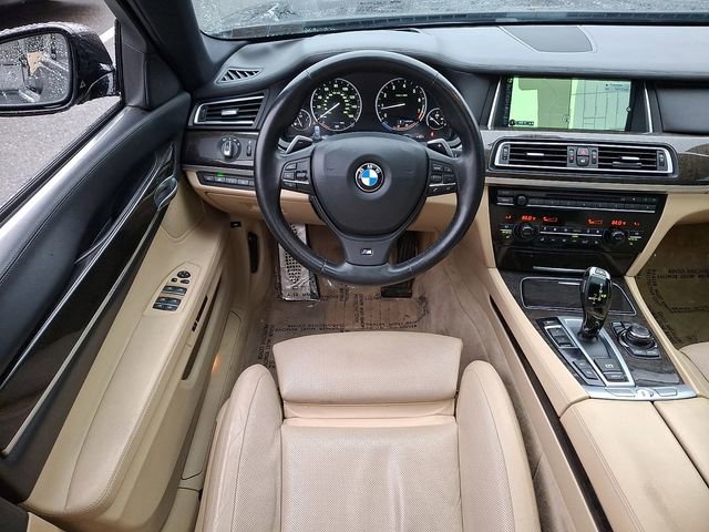 Used 2013 BMW 750Li image 14
