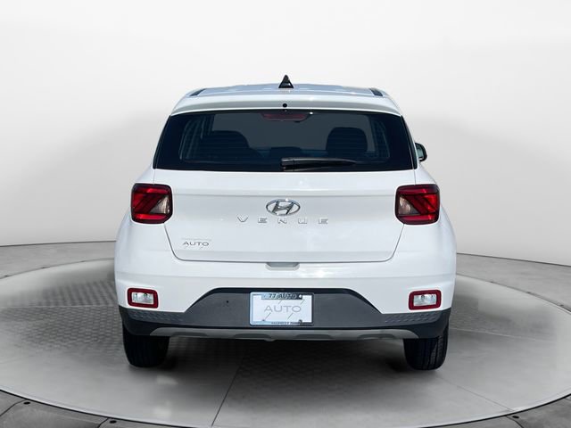 Used 2021 Hyundai Venue SE image 4