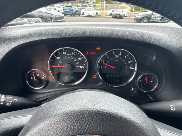 Used 2015 Jeep Wrangler Unlimited Rubicon w/ Max Tow Package image 17