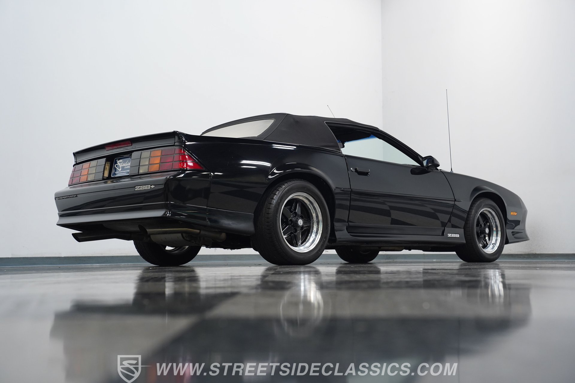 Used 1991 Chevrolet Camaro Z28 RWD image 28