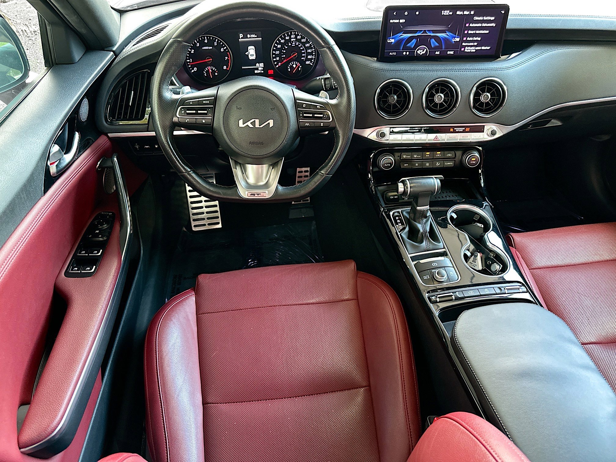 Used 2023 Kia Stinger GT-Line w/ Sun & Sound Package image 22