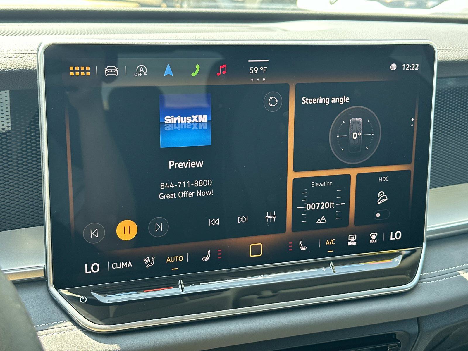 Used 2025 Volkswagen Tiguan SE AWD/4WD image 28