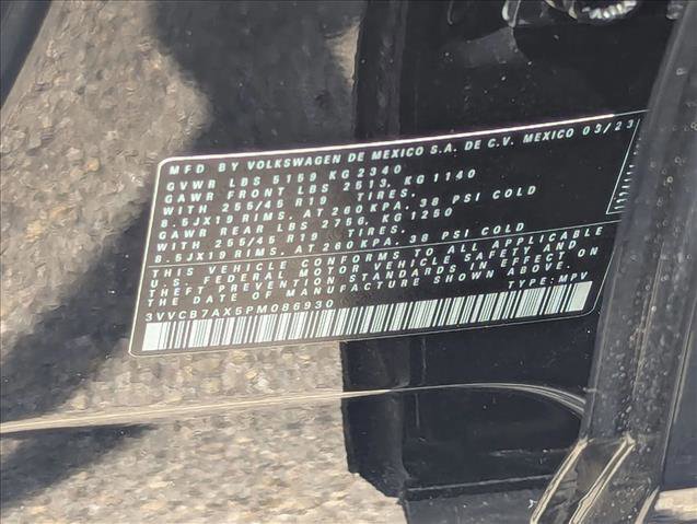 Used 2023 Volkswagen Tiguan SE R-Line image 25