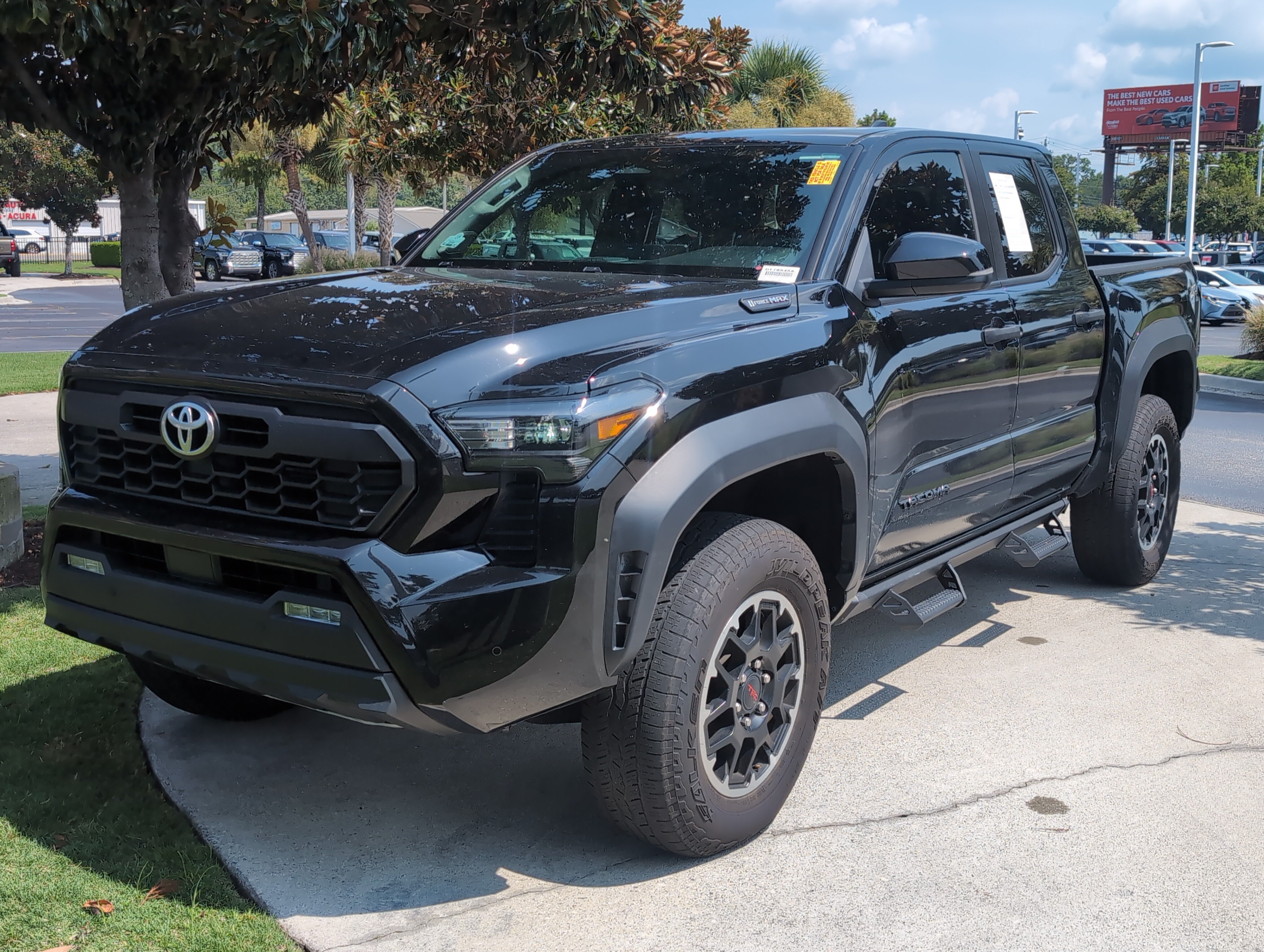 Used 2024 Toyota Tacoma TRD Off-Road w/ TRD Off Road Upgrade Package AWD/4WD image 5