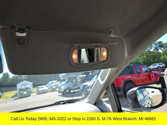 Used 2023 Chrysler Pacifica Touring-L FWD image 32