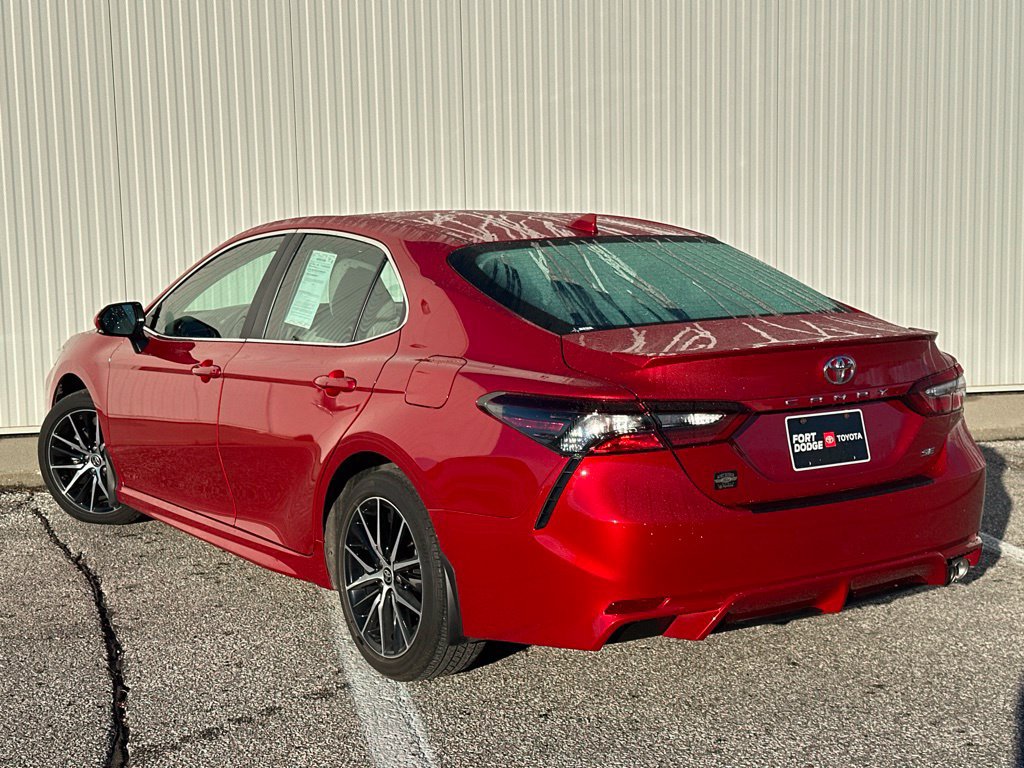 Used 2024 Toyota Camry SE w/ Convenience Package FWD image 5