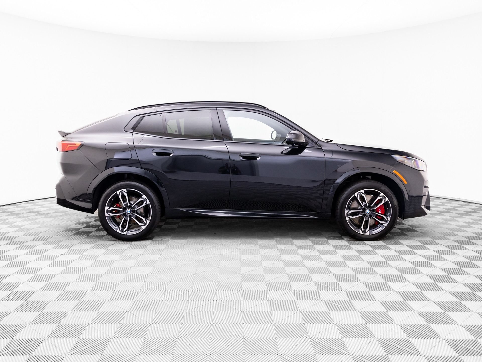 New 2026 BMW X2 xDrive28i w/ Technology Package AWD/4WD image 8