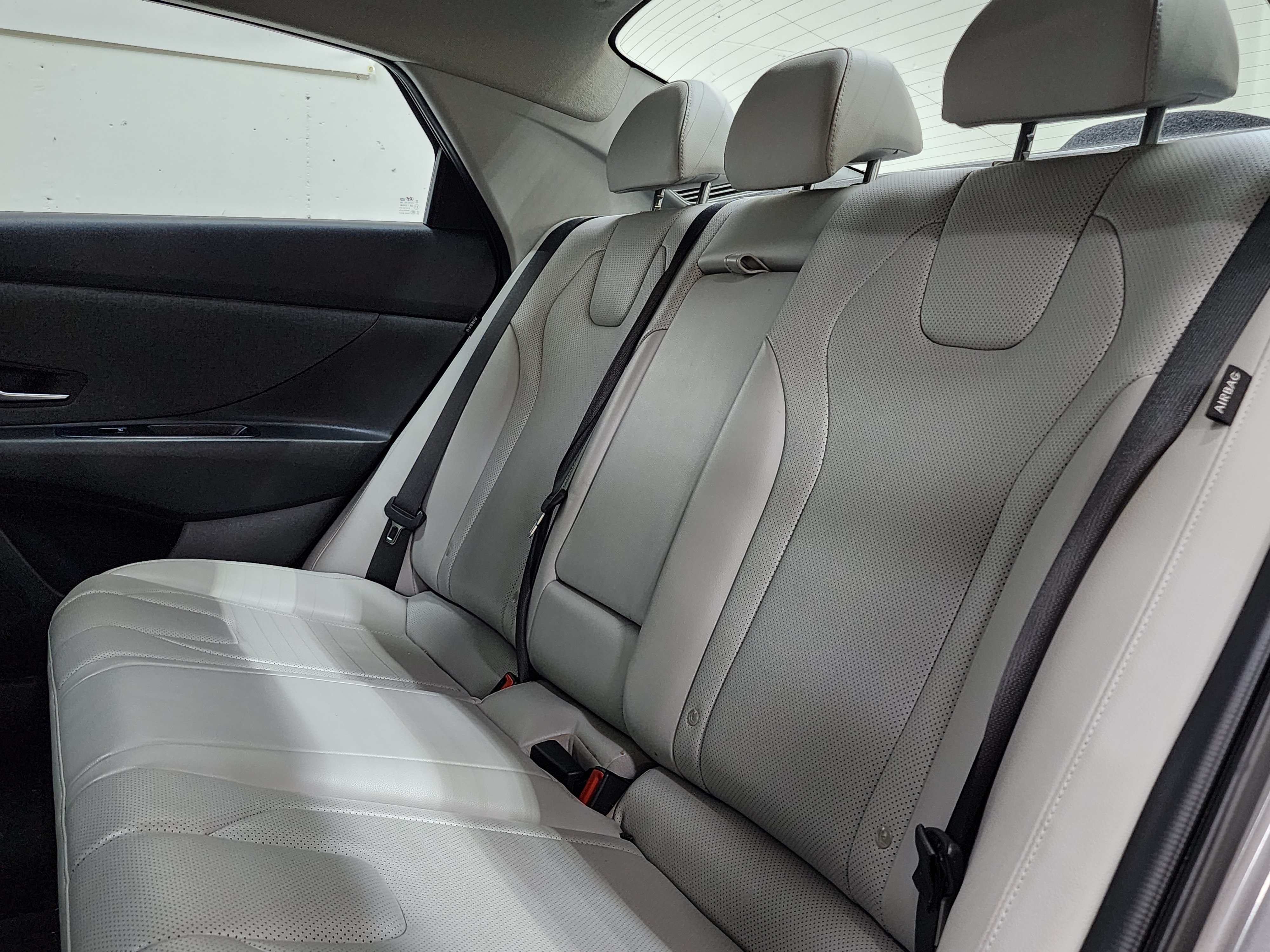 Used 2024 Hyundai Elantra Limited FWD image 19