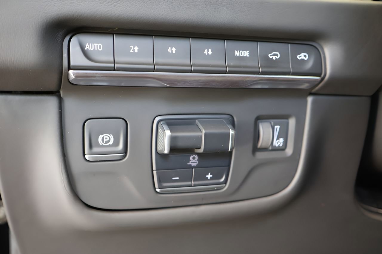 Used 2025 Cadillac Escalade Sport Platinum AWD/4WD image 23