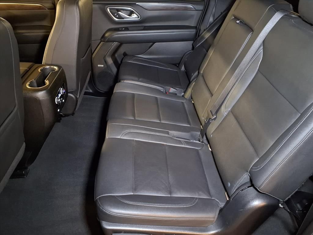 Used 2022 Chevrolet Suburban LT image 16
