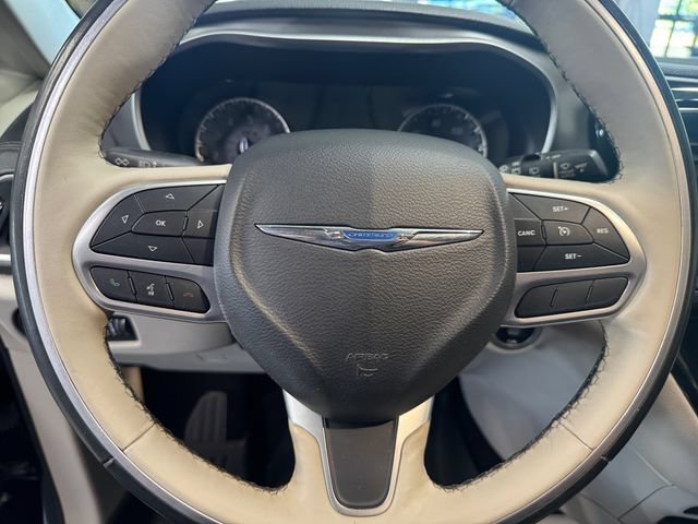 Used 2019 Chrysler Pacifica Limited FWD image 21