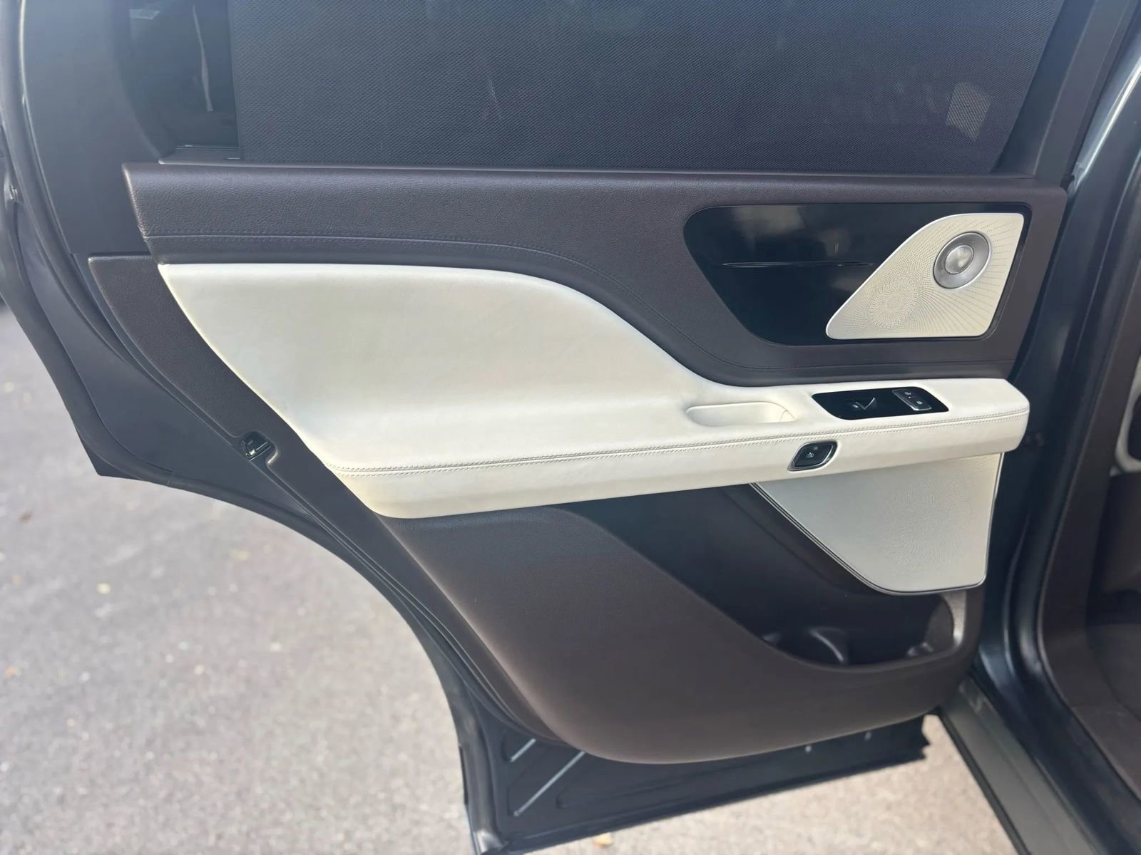 Used 2020 Lincoln Aviator Black Label image 15