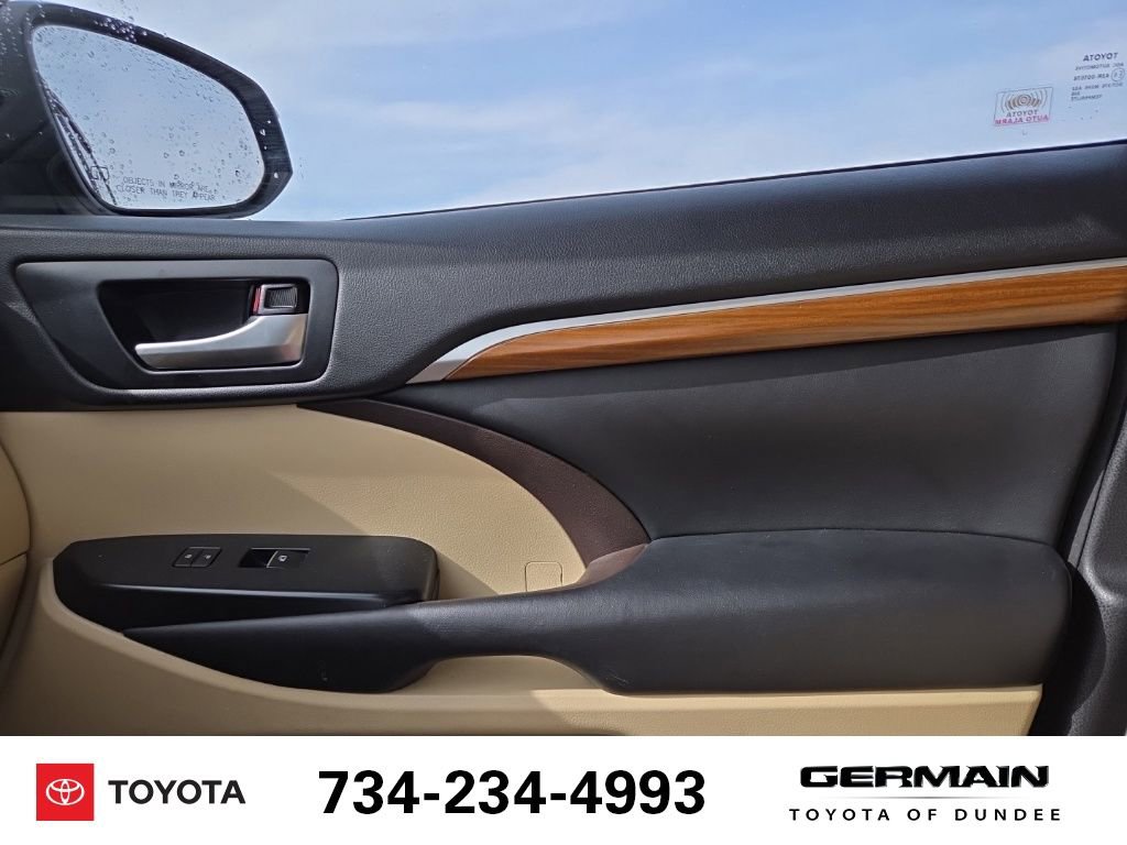 Used 2018 Toyota Highlander Limited image 29