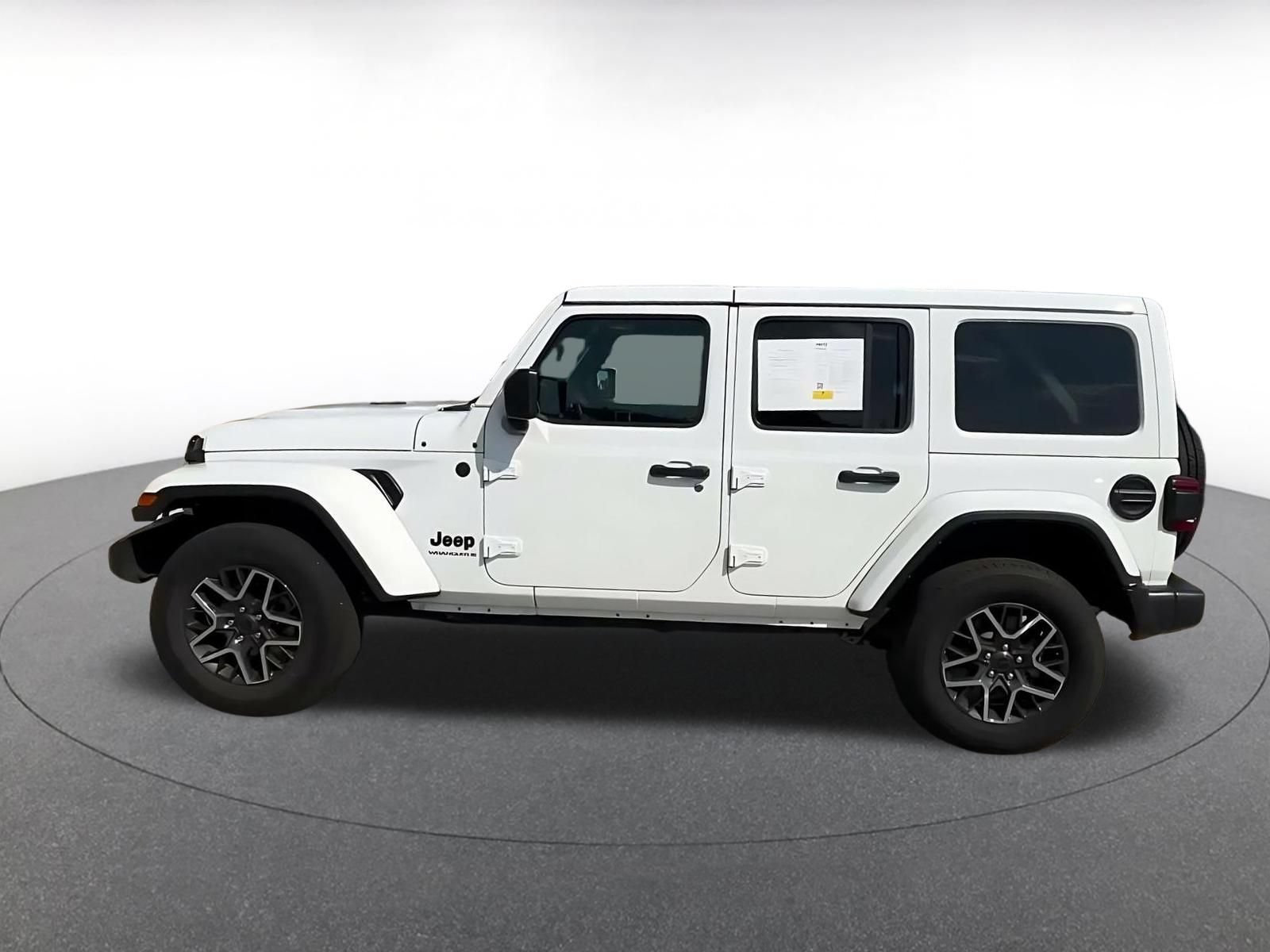 Used 2025 Jeep Wrangler Unlimited Sahara AWD/4WD image 8