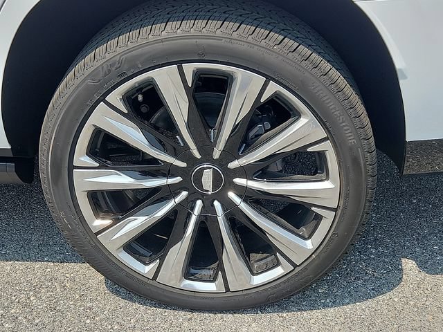 New 2026 Cadillac Escalade Luxury w/ Touring Package AWD/4WD image 5