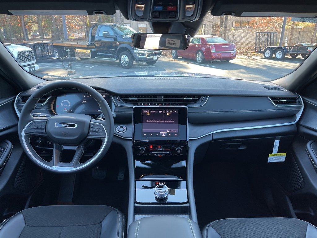 New 2025 Jeep Grand Cherokee L Altitude image 6