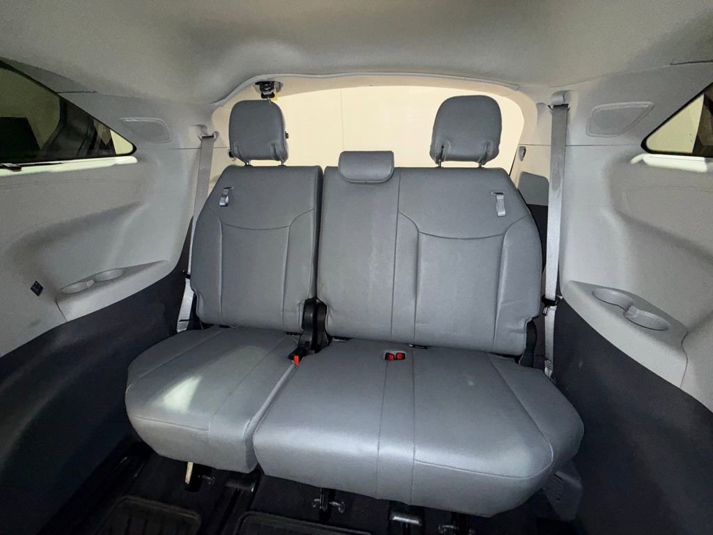 Certified 2024 Toyota Sienna Limited image 23