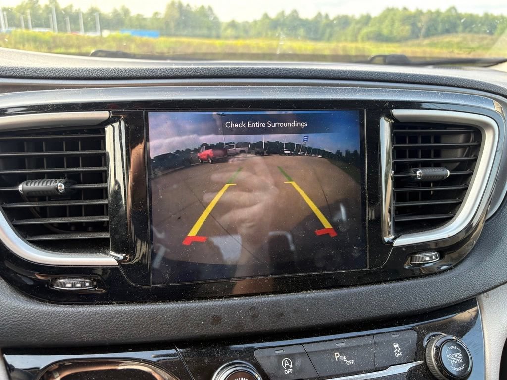 Used 2020 Chrysler Pacifica Touring-L Plus FWD image 20