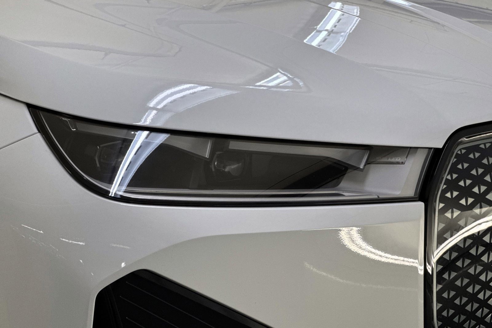 Certified 2023 BMW iX xDrive50 w/ Premium Package image 11