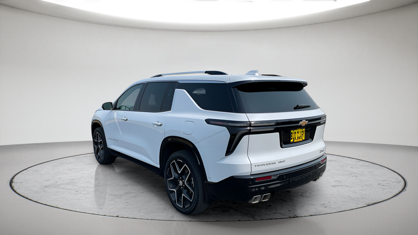 Used 2026 Chevrolet Traverse High Country w/ LPO, Floor Liner Package AWD/4WD image 5
