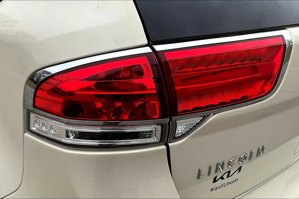 Used 2015 Lincoln MKX AWD w/ Equipment Group 102A image 22