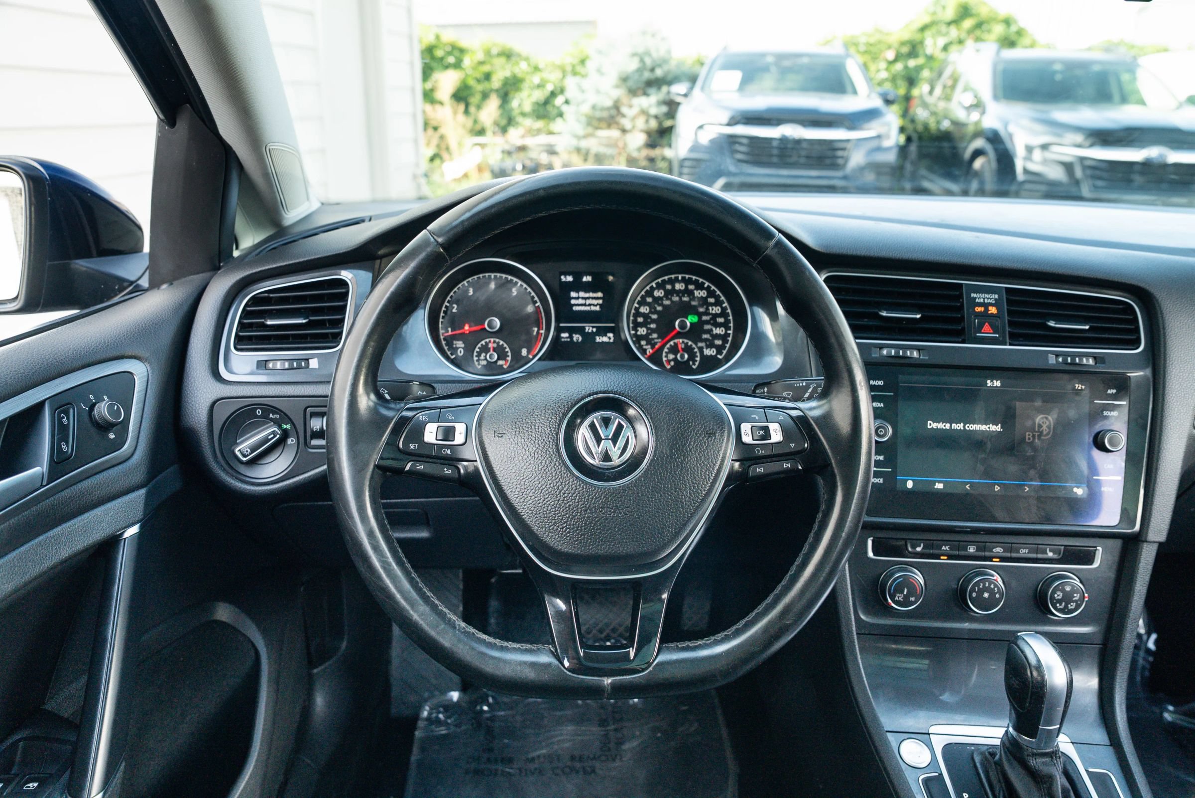 Used 2018 Volkswagen Golf SE FWD image 11