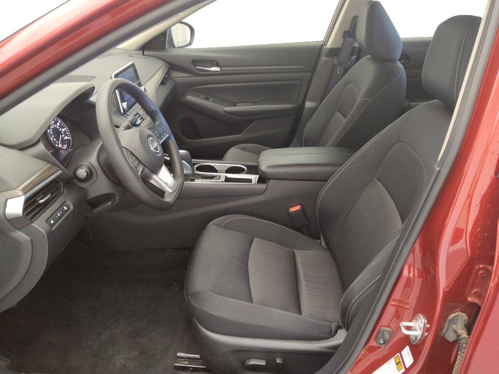 Used 2024 Nissan Altima 2.5 SV image 17