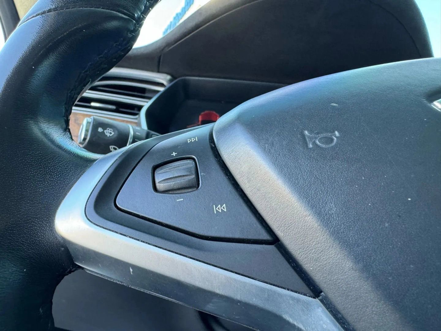 Used 2020 Tesla Model X Long Range AWD/4WD image 30