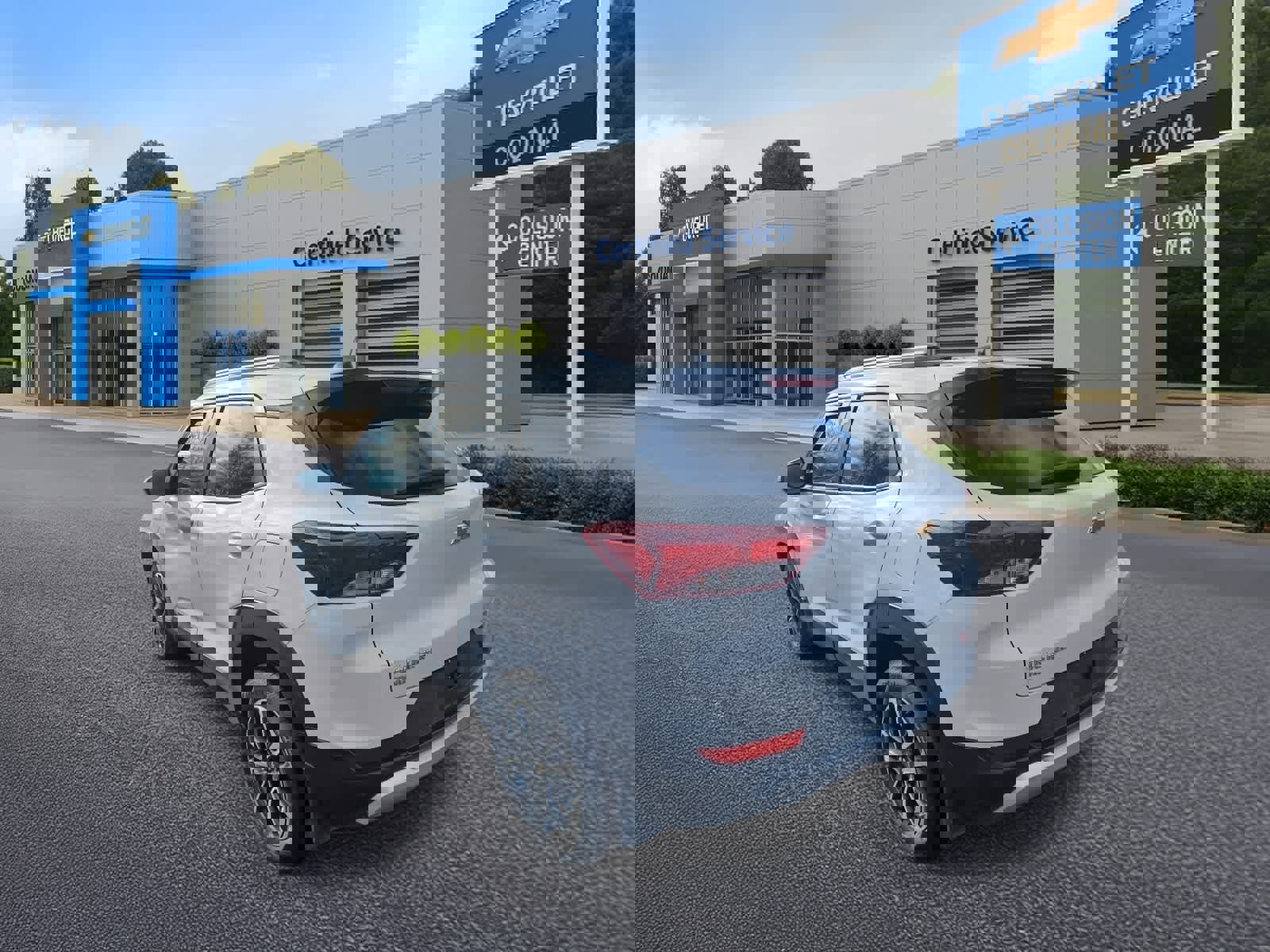 Used 2025 Chevrolet TrailBlazer LT w/ LT Cold Weather Package image 5