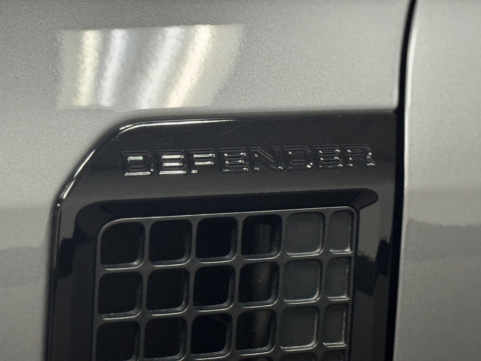 Used 2023 Land Rover Defender 110 S image 9